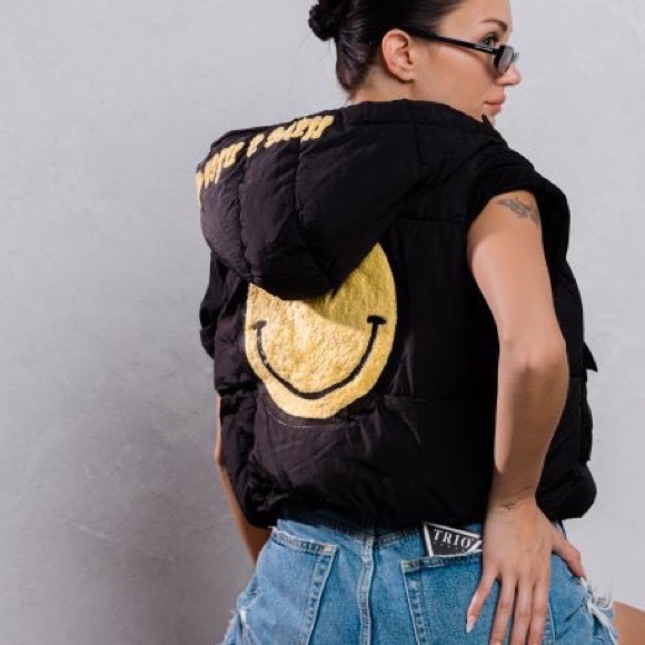 FALL 2024 Have A Nice Day Smiley Face Bolt Vector Urban Black Crop Puffer Vest - Picture 6 of 10